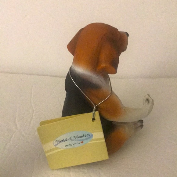 Beagle Dog Holding Salt and Pepper Shakers - Picture 3 of 5